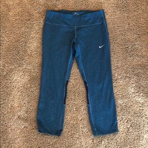 Nike crop leggings